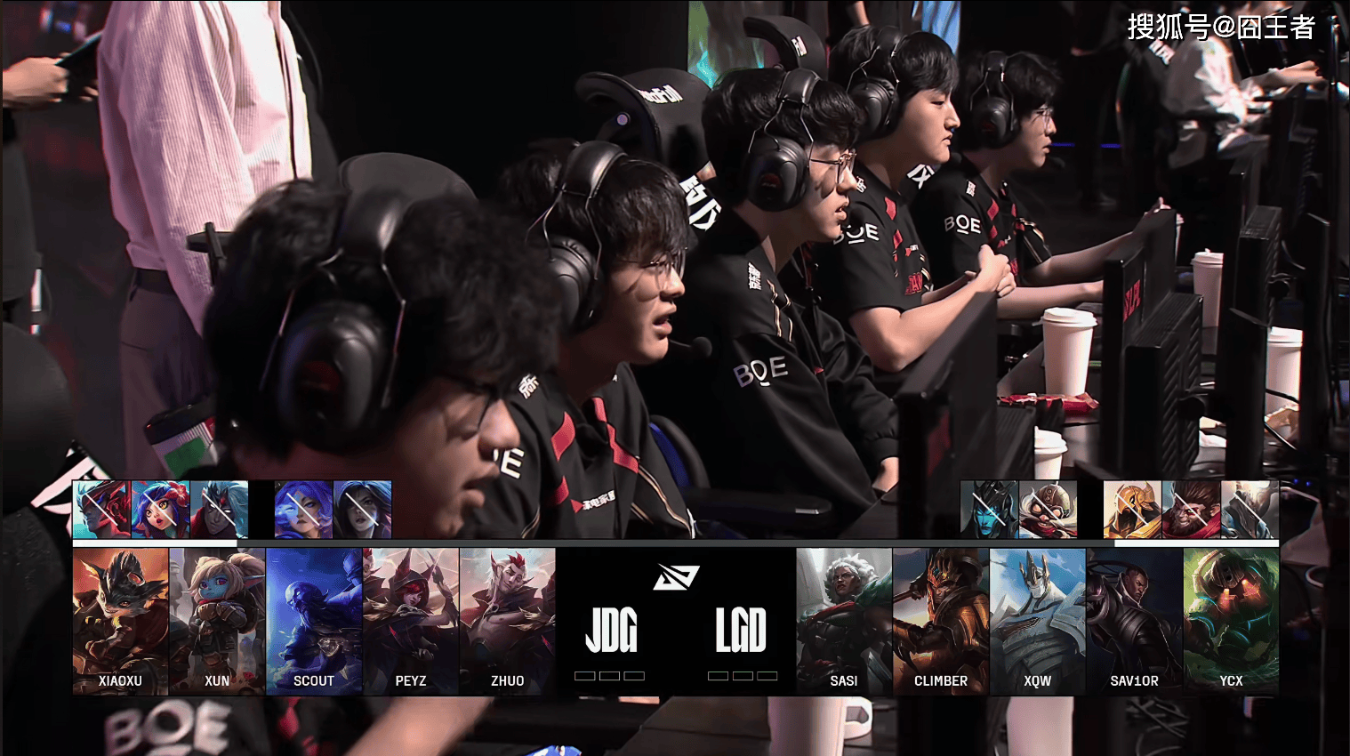 关于BLG横扫FPX，ShowMaker团战一打五峡谷大战成都决赛之夜，锁定晋级资格的信息