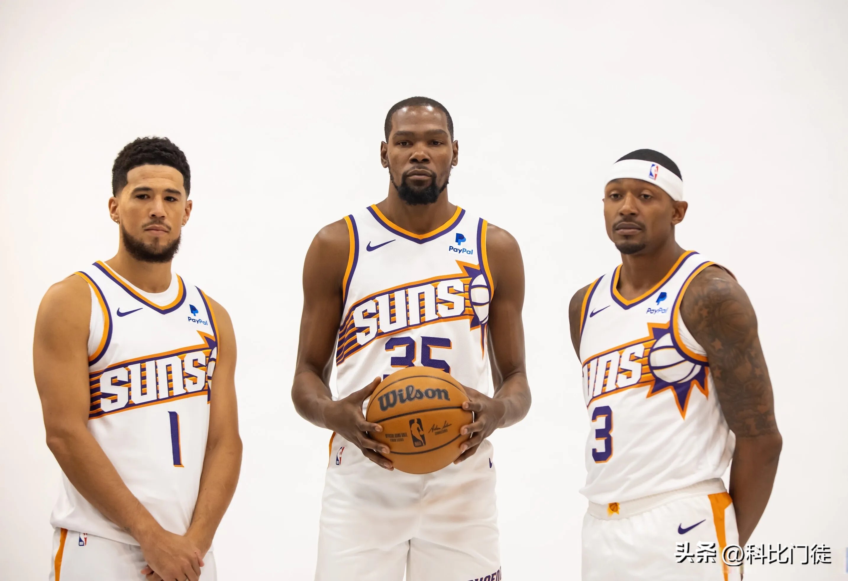 篮网B队险胜希腊男篮，布克一己之力扛起全队