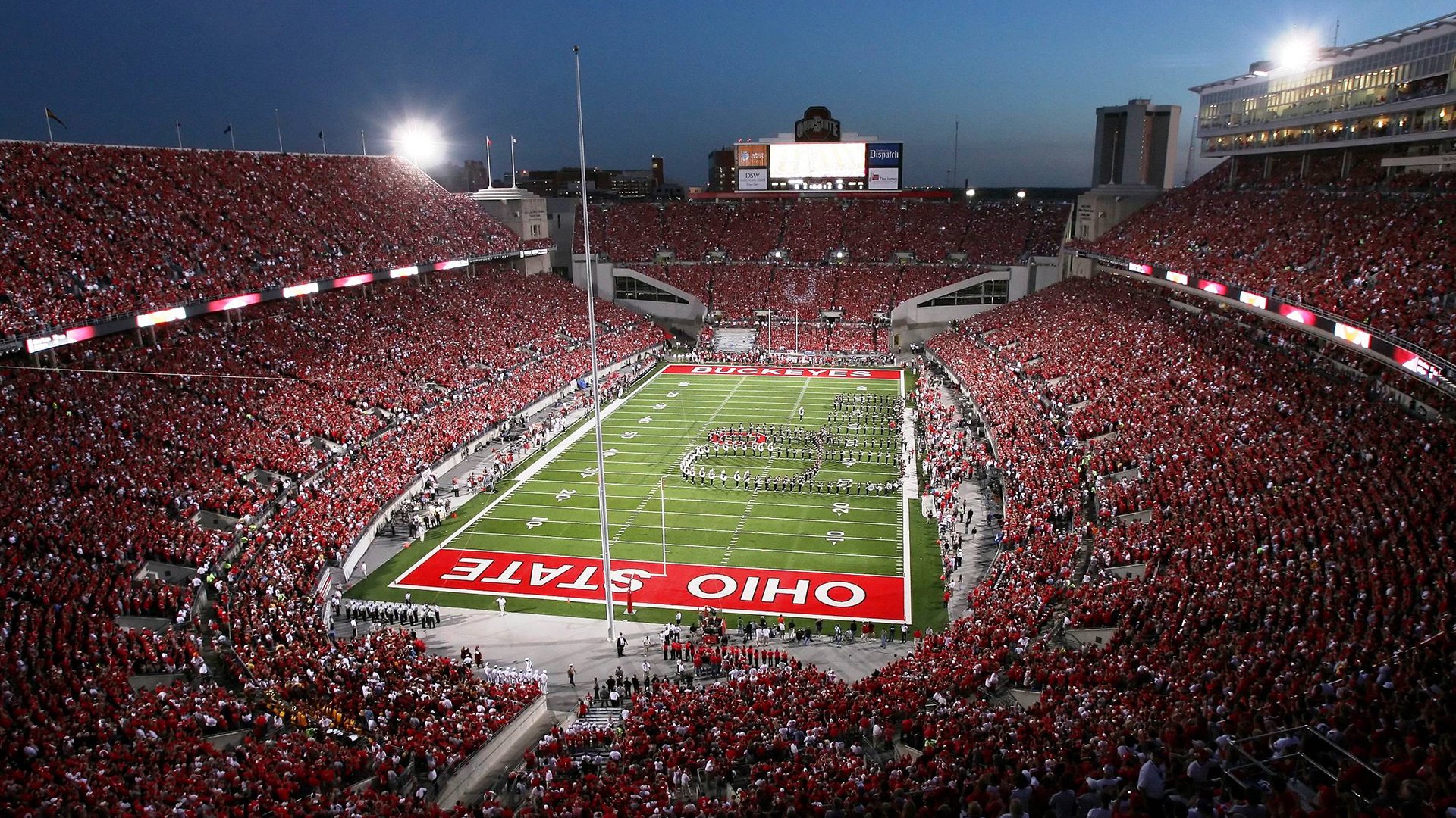 赛道上的棋手，乔治如何成为F1年度争冠之夜的攻防转换核心